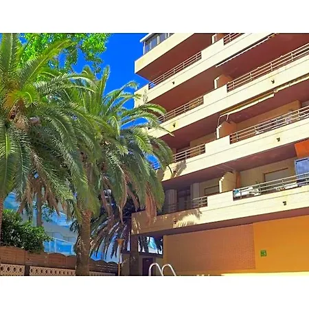 Edificio Azahar アパート サロウ
